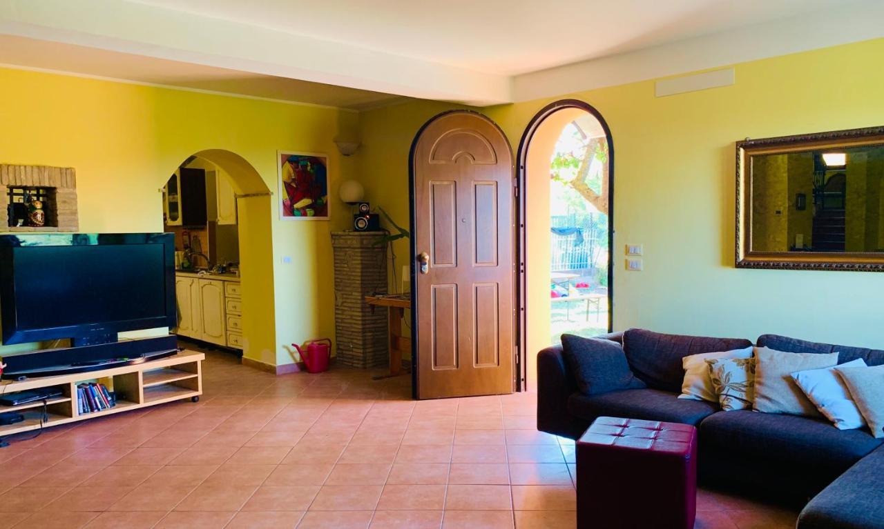 Villa Sarno Монтесильвано Экстерьер фото
